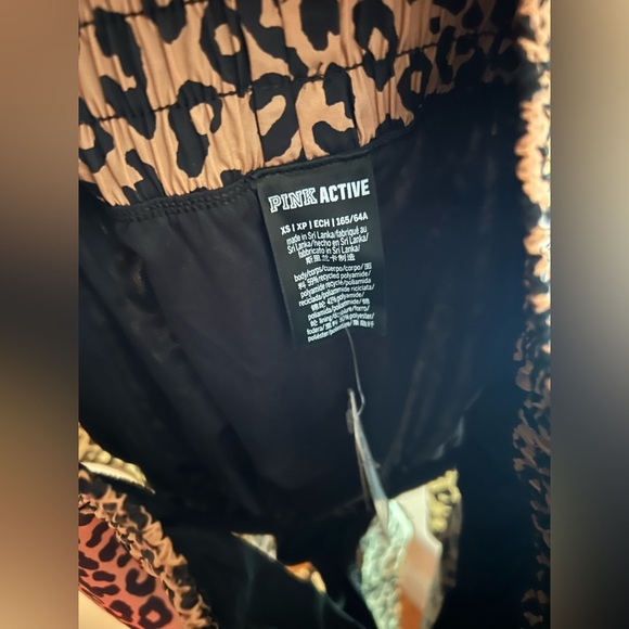 🐆PINK by Victoria’s Secret Leopard Print Athletic Shorts | NEW Size XS - Picture 7 of 8